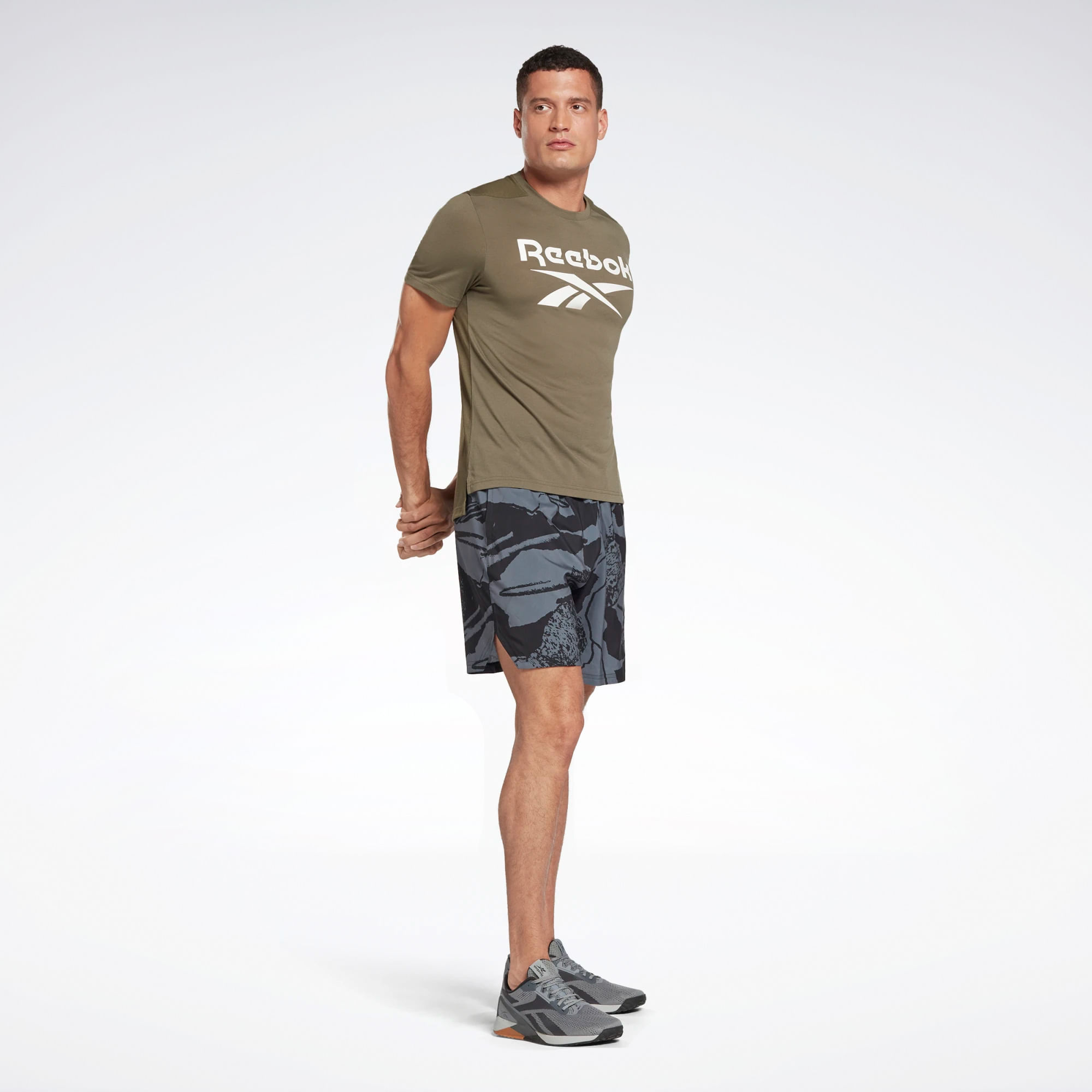 Bermudas reebok clearance